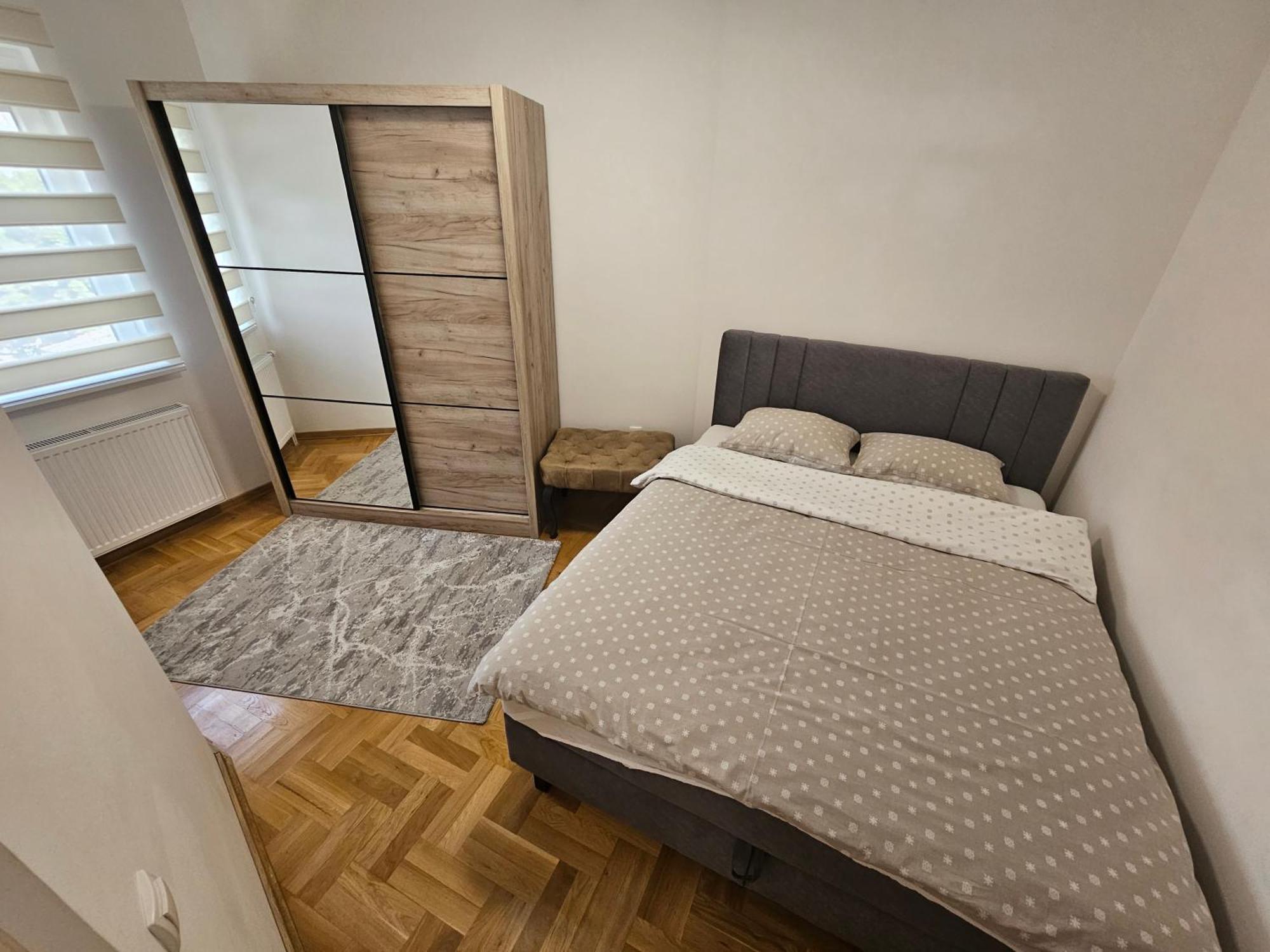 Apartment Dionis *
